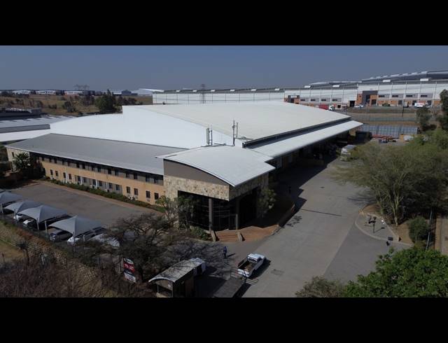 8,500M² WAREHOUSE FOR SALE IN LINBRO PARK